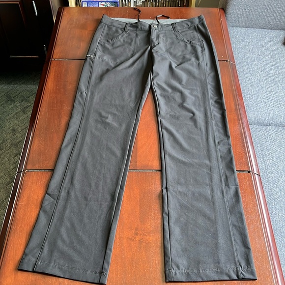 Patagonia black hiking pants size 8 - Picture 1 of 6